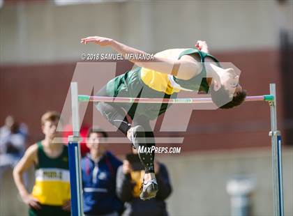 Thumbnail 1 in Varsity LNE Relays photogallery.