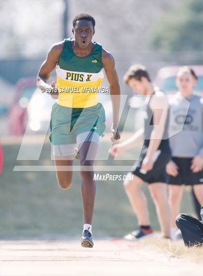 Thumbnail 1 in Varsity LNE Relays photogallery.