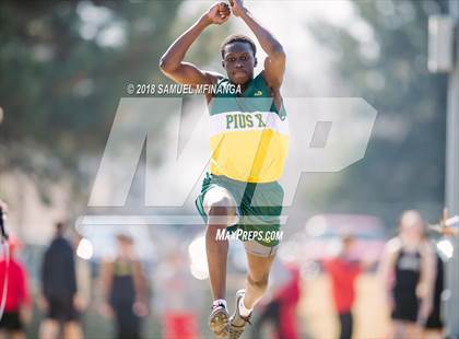 Thumbnail 2 in Varsity LNE Relays photogallery.