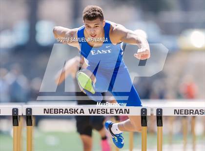 Thumbnail 1 in Varsity LNE Relays photogallery.