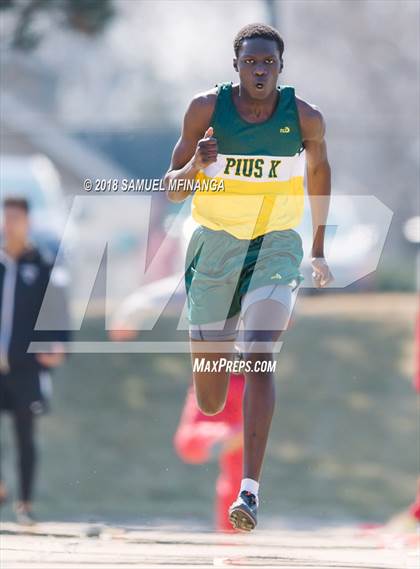 Thumbnail 2 in Varsity LNE Relays photogallery.