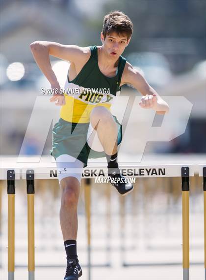 Thumbnail 3 in Varsity LNE Relays photogallery.