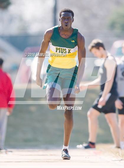 Thumbnail 2 in Varsity LNE Relays photogallery.