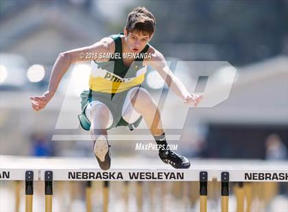 Thumbnail 1 in Varsity LNE Relays photogallery.