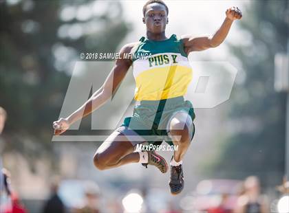 Thumbnail 3 in Varsity LNE Relays photogallery.