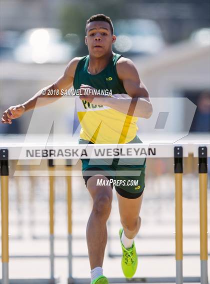 Thumbnail 3 in Varsity LNE Relays photogallery.