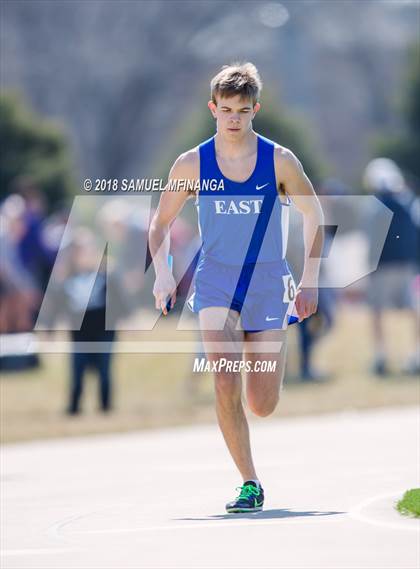 Thumbnail 1 in Varsity LNE Relays photogallery.