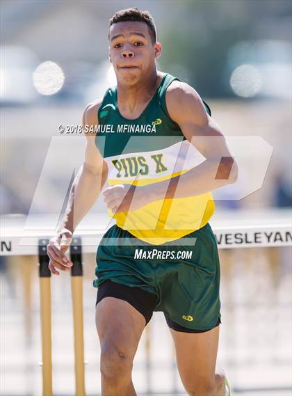 Thumbnail 3 in Varsity LNE Relays photogallery.