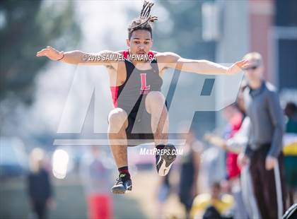 Thumbnail 3 in Varsity LNE Relays photogallery.