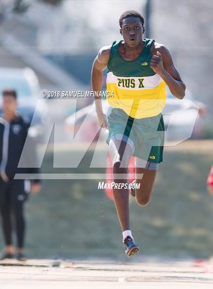 Thumbnail 1 in Varsity LNE Relays photogallery.