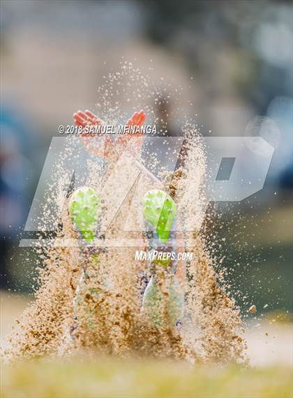 Thumbnail 2 in Varsity LNE Relays photogallery.