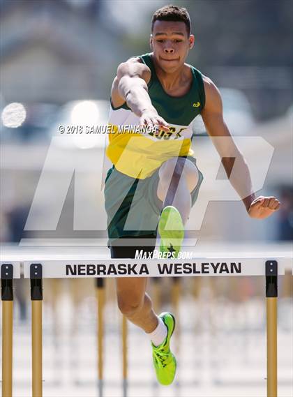 Thumbnail 1 in Varsity LNE Relays photogallery.