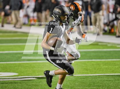 Thumbnail 1 in Gilmer vs. Pleasant Grove (UIL 4A Quarterfinal Playoff) photogallery.
