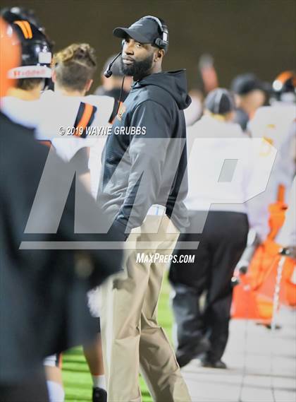 Thumbnail 2 in Gilmer vs. Pleasant Grove (UIL 4A Quarterfinal Playoff) photogallery.
