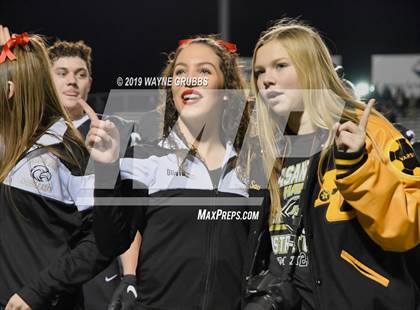 Thumbnail 3 in Gilmer vs. Pleasant Grove (UIL 4A Quarterfinal Playoff) photogallery.