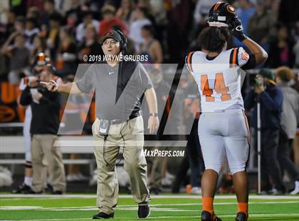 Thumbnail 3 in Gilmer vs. Pleasant Grove (UIL 4A Quarterfinal Playoff) photogallery.