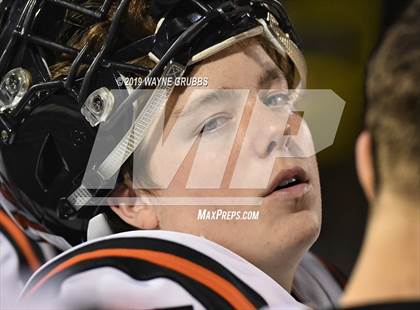 Thumbnail 3 in Gilmer vs. Pleasant Grove (UIL 4A Quarterfinal Playoff) photogallery.