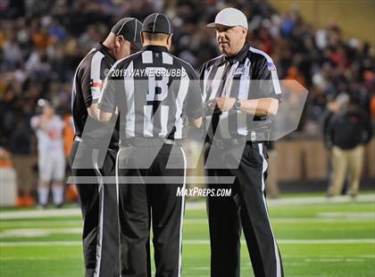 Thumbnail 2 in Gilmer vs. Pleasant Grove (UIL 4A Quarterfinal Playoff) photogallery.