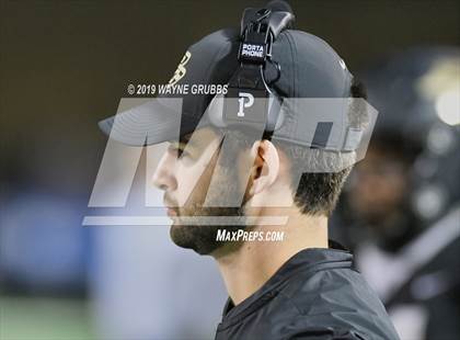 Thumbnail 1 in Gilmer vs. Pleasant Grove (UIL 4A Quarterfinal Playoff) photogallery.
