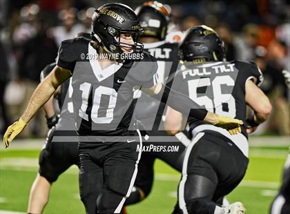 Thumbnail 3 in Gilmer vs. Pleasant Grove (UIL 4A Quarterfinal Playoff) photogallery.