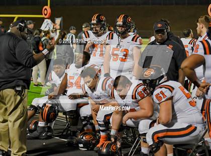 Thumbnail 3 in Gilmer vs. Pleasant Grove (UIL 4A Quarterfinal Playoff) photogallery.