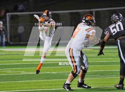 Thumbnail 3 in Gilmer vs. Pleasant Grove (UIL 4A Quarterfinal Playoff) photogallery.