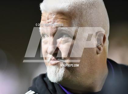 Thumbnail 1 in Gilmer vs. Pleasant Grove (UIL 4A Quarterfinal Playoff) photogallery.