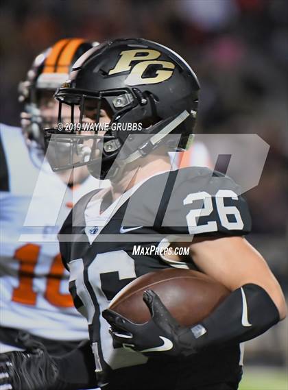 Thumbnail 3 in Gilmer vs. Pleasant Grove (UIL 4A Quarterfinal Playoff) photogallery.