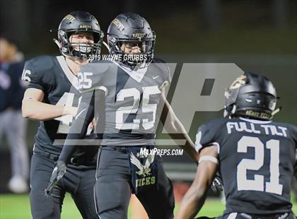 Thumbnail 1 in Gilmer vs. Pleasant Grove (UIL 4A Quarterfinal Playoff) photogallery.