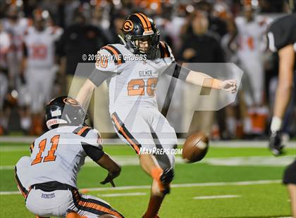 Thumbnail 3 in Gilmer vs. Pleasant Grove (UIL 4A Quarterfinal Playoff) photogallery.