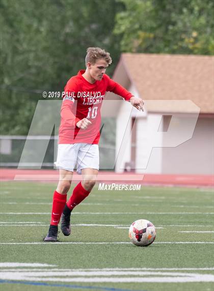 Thumbnail 2 in Liberty vs. ThunderRidge photogallery.