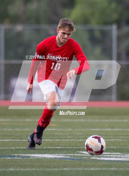 Thumbnail 2 in Liberty vs. ThunderRidge photogallery.