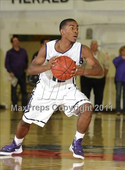 Thumbnail 2 in Newark Memorial vs. Sacramento (G.I.B.T.) photogallery.