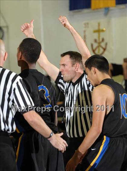 Thumbnail 2 in Newark Memorial vs. Sacramento (G.I.B.T.) photogallery.