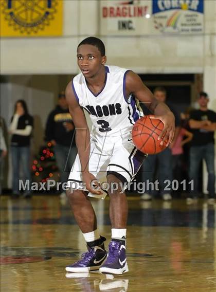 Thumbnail 2 in Newark Memorial vs. Sacramento (G.I.B.T.) photogallery.