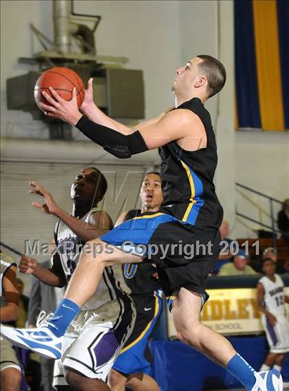 Thumbnail 3 in Newark Memorial vs. Sacramento (G.I.B.T.) photogallery.