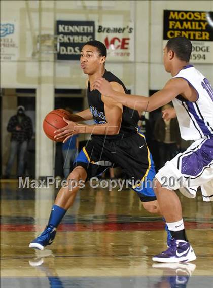 Thumbnail 2 in Newark Memorial vs. Sacramento (G.I.B.T.) photogallery.