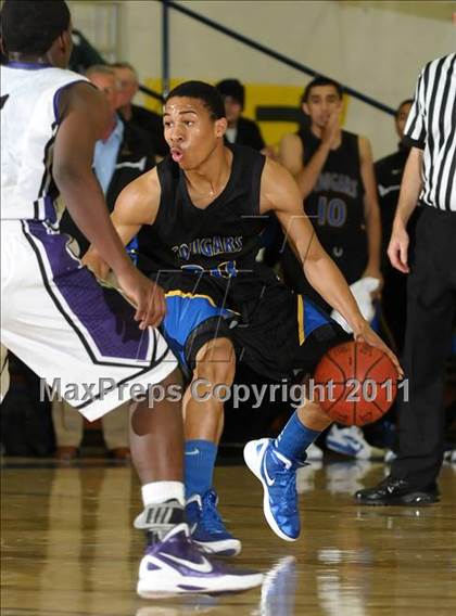 Thumbnail 1 in Newark Memorial vs. Sacramento (G.I.B.T.) photogallery.