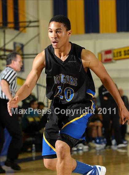 Thumbnail 3 in Newark Memorial vs. Sacramento (G.I.B.T.) photogallery.