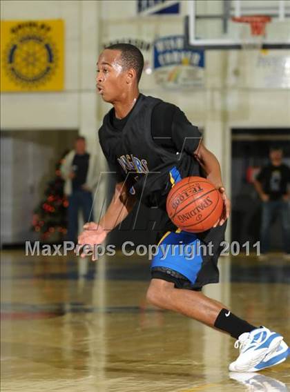 Thumbnail 3 in Newark Memorial vs. Sacramento (G.I.B.T.) photogallery.
