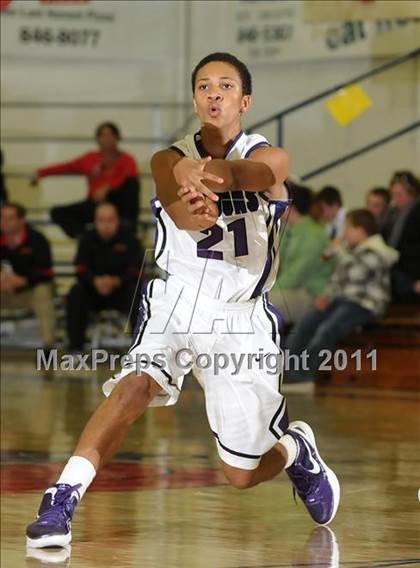 Thumbnail 1 in Newark Memorial vs. Sacramento (G.I.B.T.) photogallery.