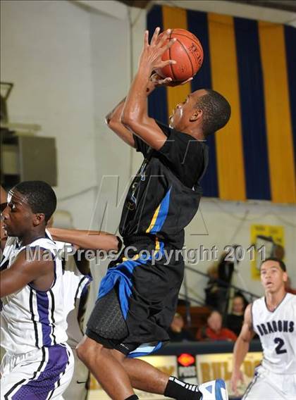 Thumbnail 1 in Newark Memorial vs. Sacramento (G.I.B.T.) photogallery.