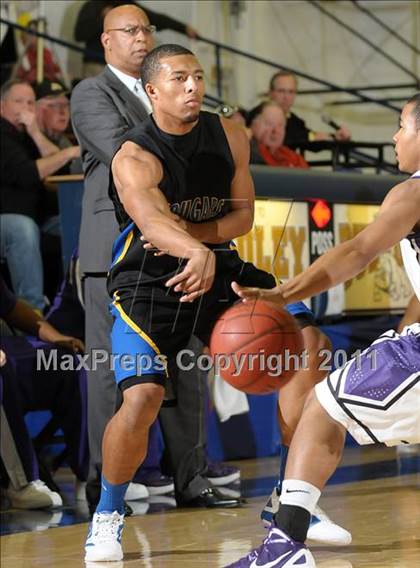 Thumbnail 3 in Newark Memorial vs. Sacramento (G.I.B.T.) photogallery.