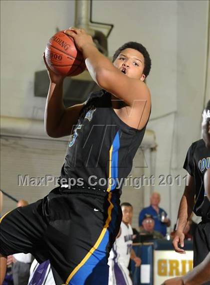 Thumbnail 1 in Newark Memorial vs. Sacramento (G.I.B.T.) photogallery.
