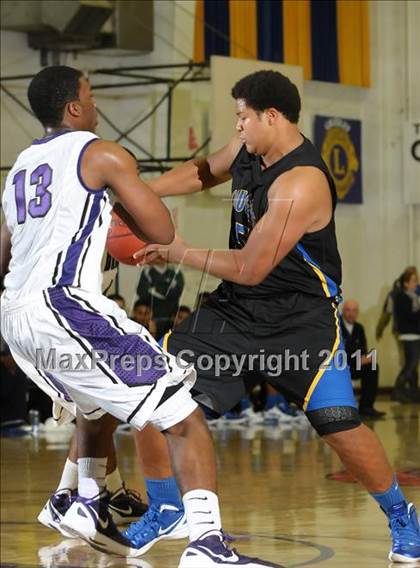 Thumbnail 2 in Newark Memorial vs. Sacramento (G.I.B.T.) photogallery.