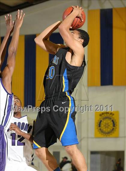 Thumbnail 1 in Newark Memorial vs. Sacramento (G.I.B.T.) photogallery.