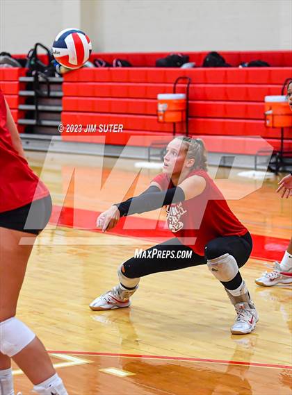 Thumbnail 2 in Columbus vs Bellville (Scrimmage) photogallery.