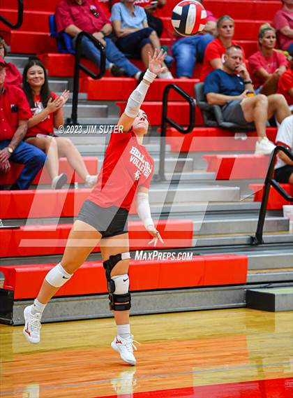 Thumbnail 2 in Columbus vs Bellville (Scrimmage) photogallery.