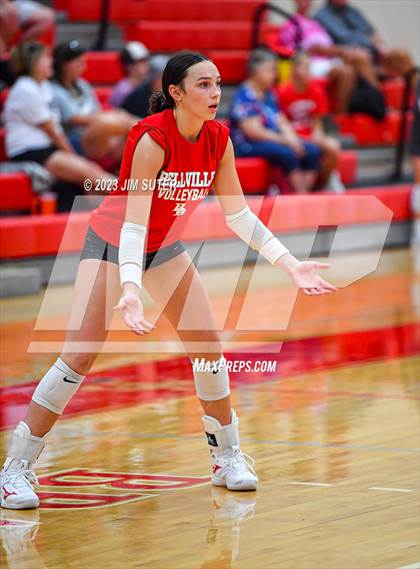 Thumbnail 1 in Columbus vs Bellville (Scrimmage) photogallery.
