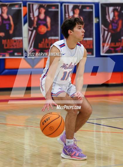 Thumbnail 1 in Westlake vs Oaks Christian photogallery.